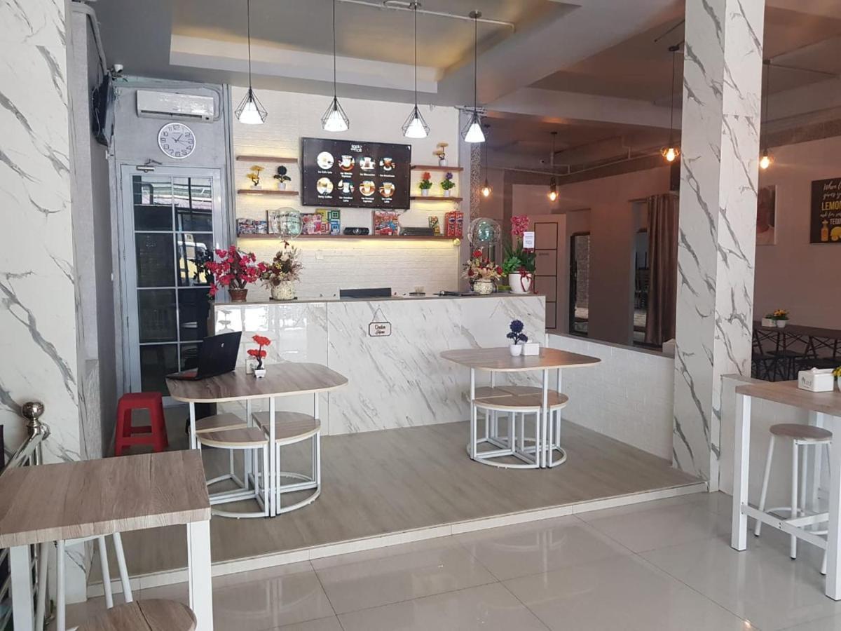 Nasional Hotel Gunungsitoli Bagian luar foto