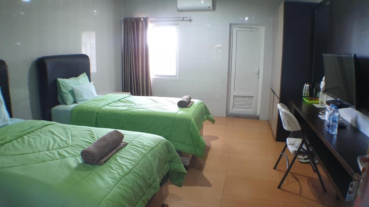 Nasional Hotel Gunungsitoli Bagian luar foto