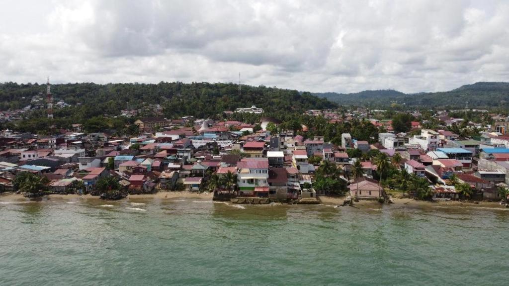 Nasional Hotel Gunungsitoli Bagian luar foto