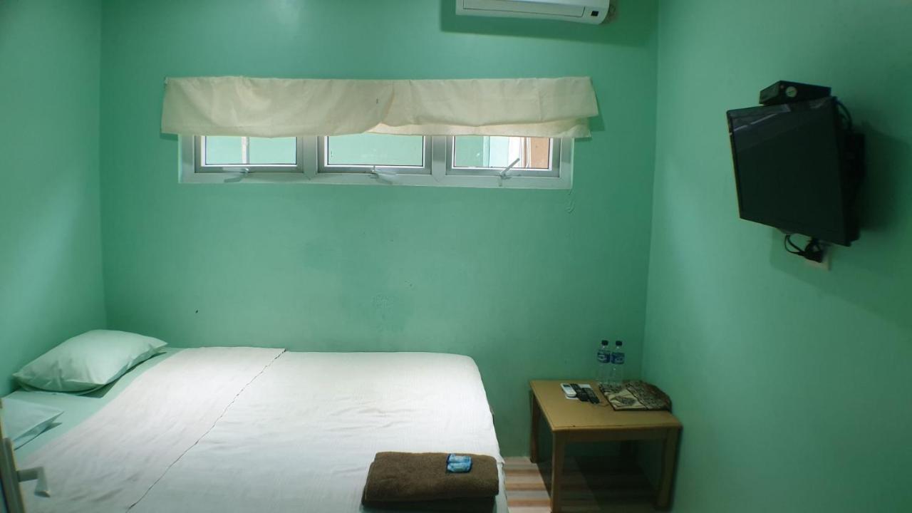 Nasional Hotel Gunungsitoli Bagian luar foto