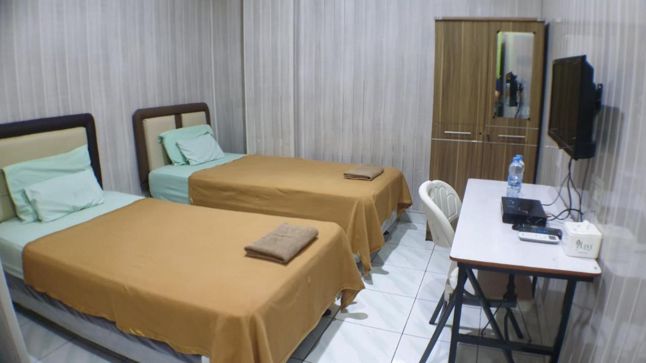 Nasional Hotel Gunungsitoli Bagian luar foto