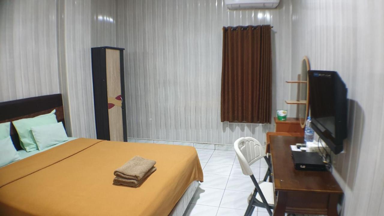 Nasional Hotel Gunungsitoli Bagian luar foto